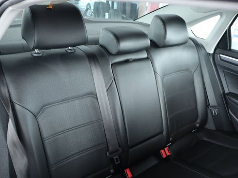 Used 2017 Volkswagen Passat 1.8T R-Line image 36