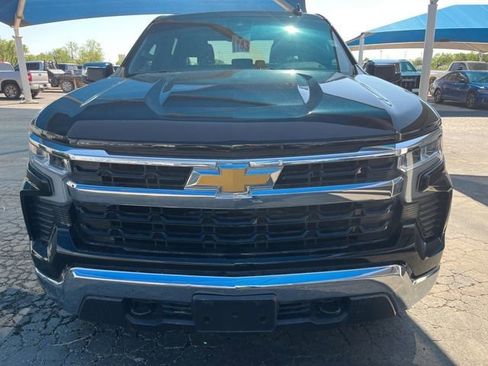 Used 2023 Chevrolet Silverado 1500 LT AWD/4WD image 2