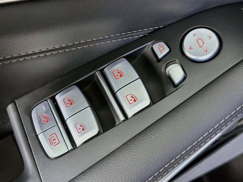 Used 2024 BMW X7 xDrive40i w/ M Sport Package AWD/4WD image 18