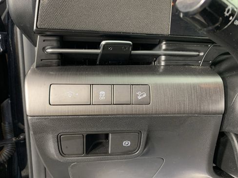 Used 2024 Hyundai Kona SEL FWD image 17