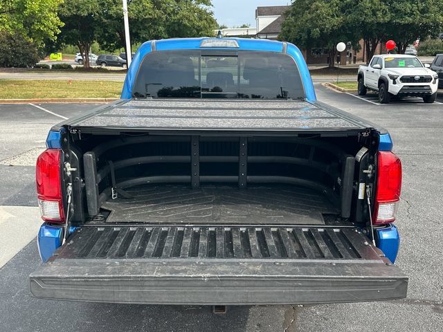Used 2017 Toyota Tacoma TRD Sport w/ Tow Package (A/T) AWD/4WD image 5
