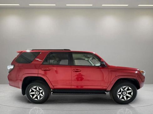 Used 2024 Toyota 4Runner TRD Off-Road image 2