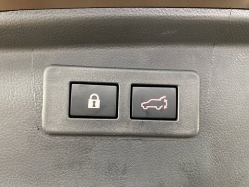 Certified 2025 Subaru Outback Limited XT image 32