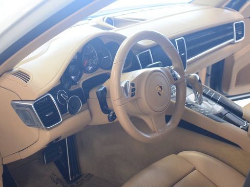 Used 2016 Porsche Panamera AWD/4WD image 43