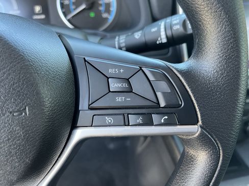 Certified 2025 Nissan Leaf S image 16