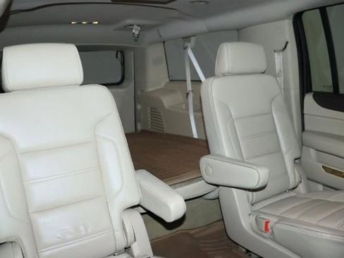 Used 2017 GMC Yukon XL Denali image 21