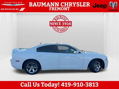 Used 2014 Dodge Charger SXT Plus RWD image 7