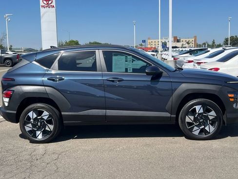 Used 2024 Hyundai Kona SEL AWD/4WD image 3