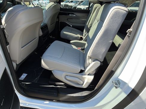 New 2026 Jeep Grand Wagoneer L 4WD image 19