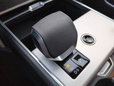 New 2026 Land Rover Range Rover SE image 33