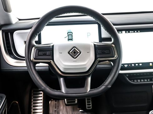 Used 2023 Rivian R1S Adventure image 17