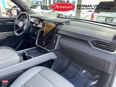 Used 2026 GMC Acadia Elevation w/ Elevation Premium Package FWD image 6