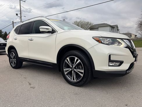 Used 2017 Nissan Rogue SL AWD/4WD image 3