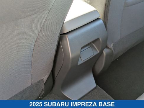 Certified 2025 Subaru Impreza 2.0i image 10