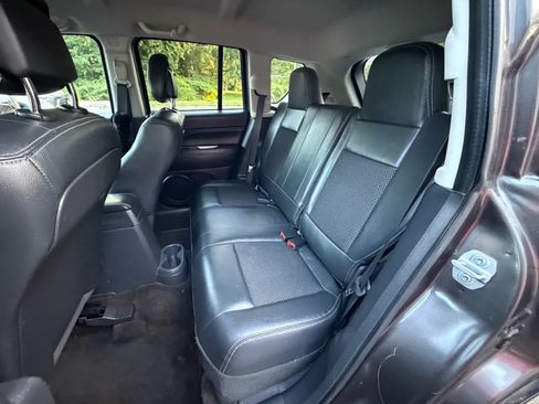 Used 2016 Jeep Compass Latitude FWD image 28