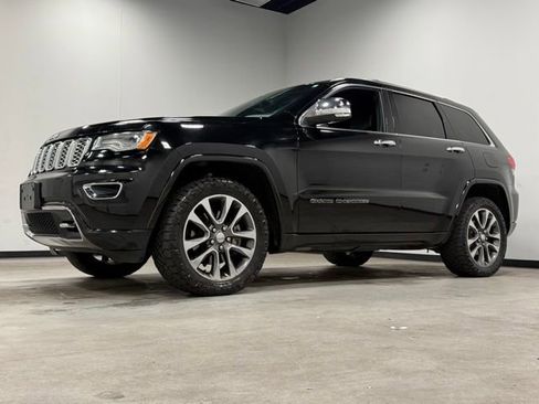 Used 2017 Jeep Grand Cherokee Overland AWD/4WD image 5