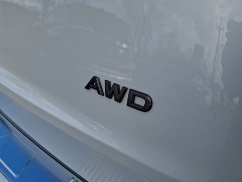 Certified 2025 Nissan Rogue SV image 31