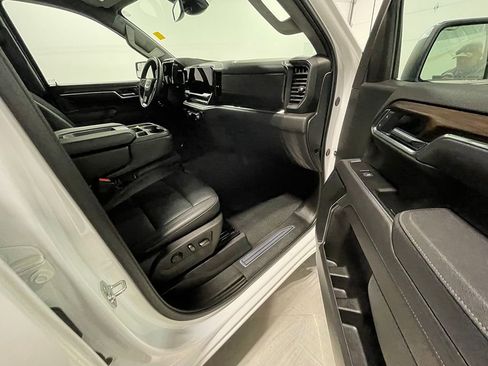 Used 2025 GMC Sierra 1500 SLT image 26