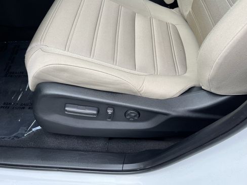 Used 2022 Honda CR-V EX image 18