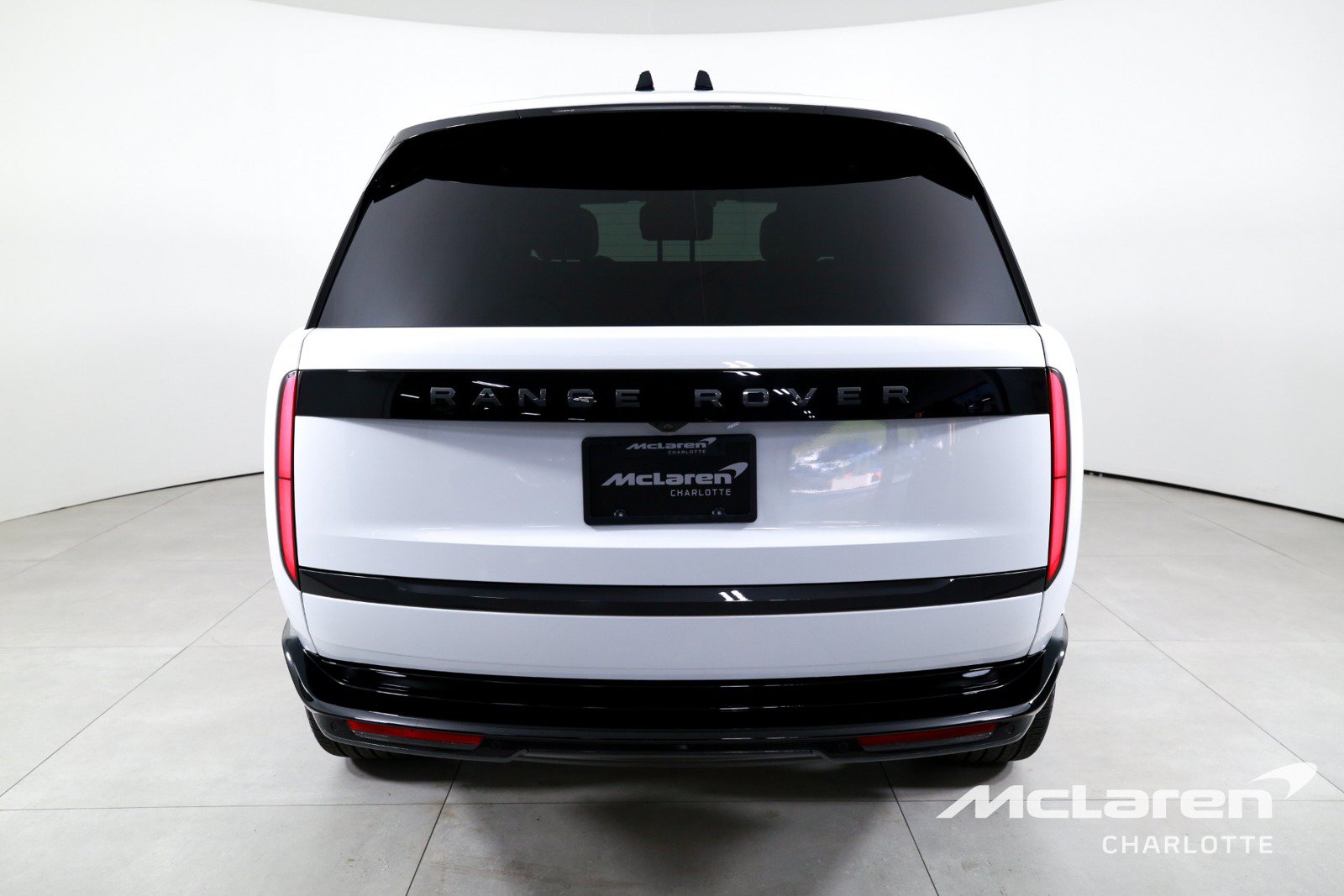 Used 2025 Land Rover Range Rover SE AWD/4WD image 7