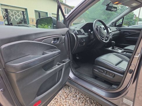 Used 2017 Honda Pilot EX-L image 10