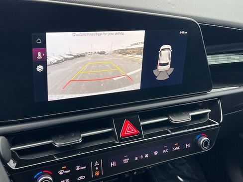 Certified 2025 Kia Niro EX image 20