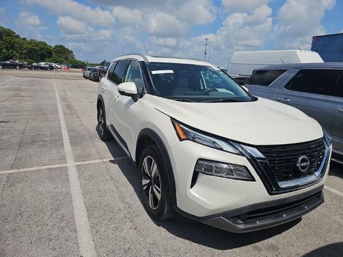 Used 2023 Nissan Rogue SL w/ SL Premium Package FWD image 3