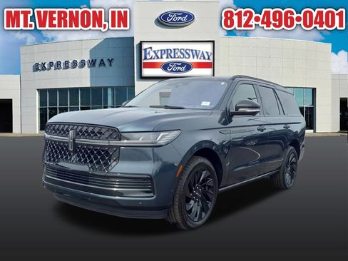 Used 2025 Lincoln Navigator Reserve w/ Jet Appearance Package AWD/4WD image 1