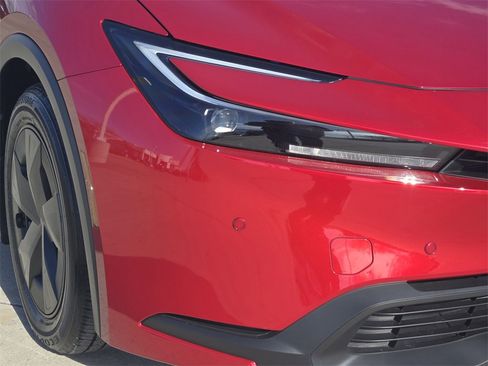 Used 2026 Toyota Prius LE image 9