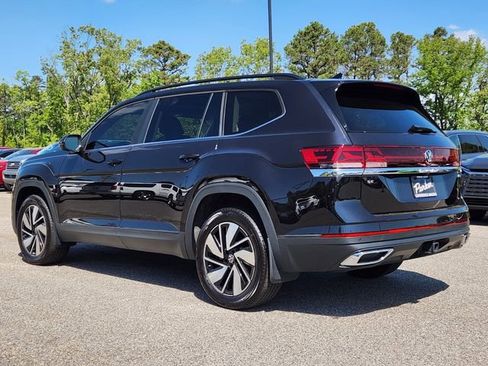 Used 2024 Volkswagen Atlas SE image 3