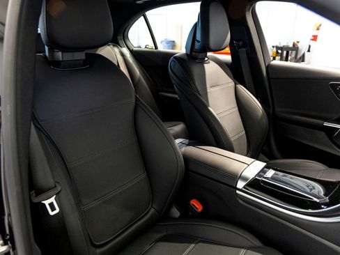 Used 2025 Mercedes-Benz C 300 Sedan image 27