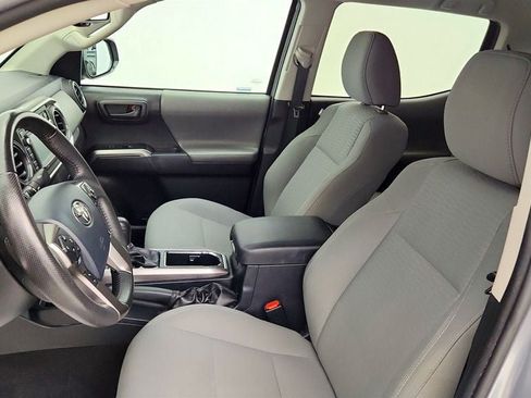Used 2019 Toyota Tacoma SR5 AWD/4WD image 18