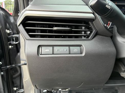 Used 2024 Nissan Altima 2.5 SR FWD image 21