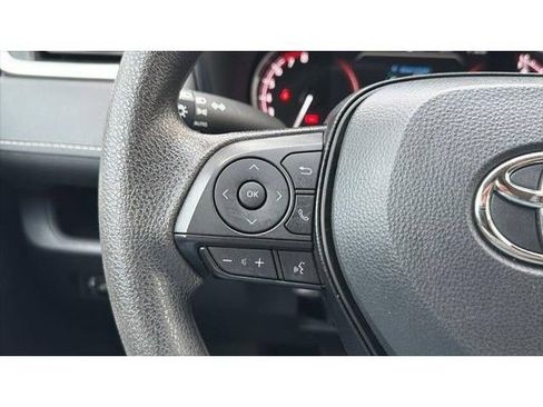 Certified 2025 Toyota RAV4 XLE FWD image 25