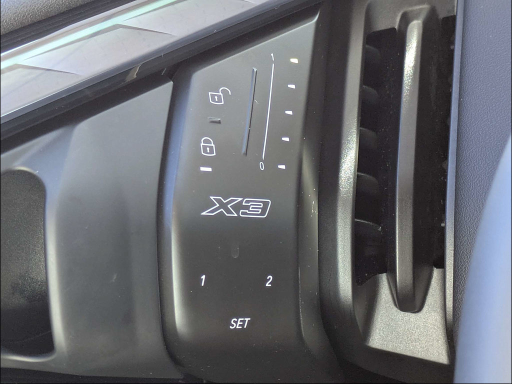 Used 2025 BMW X3 xDrive30i w/ Convenience Package AWD/4WD image 25