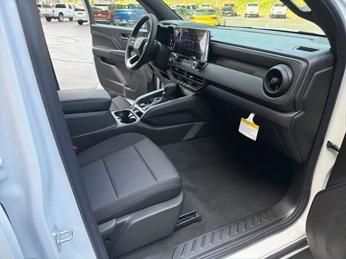 New 2026 Chevrolet Colorado W/T w/ WT Custom Package AWD/4WD image 13