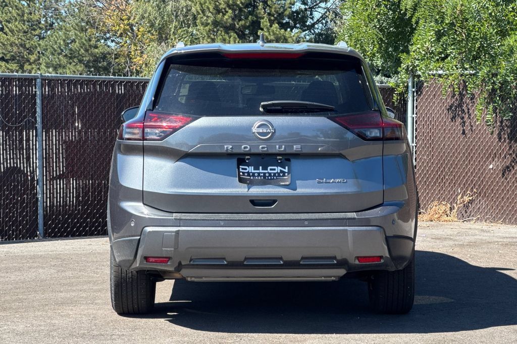 Used 2026 Nissan Rogue SL AWD/4WD image 8