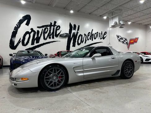 Used 2004 Chevrolet Corvette Z06 w/ Memory Package RWD image 17