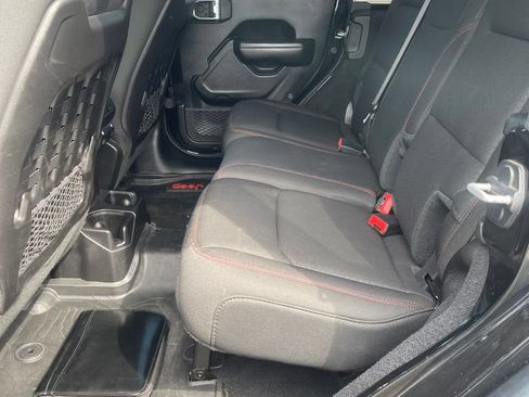 Used 2019 Jeep Wrangler Unlimited Rubicon AWD/4WD image 7