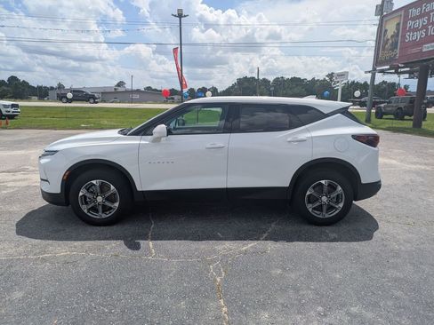 Used 2023 Chevrolet Blazer LT FWD image 4