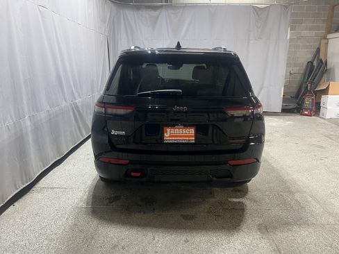 Used 2022 Jeep Grand Cherokee Trailhawk AWD/4WD image 7