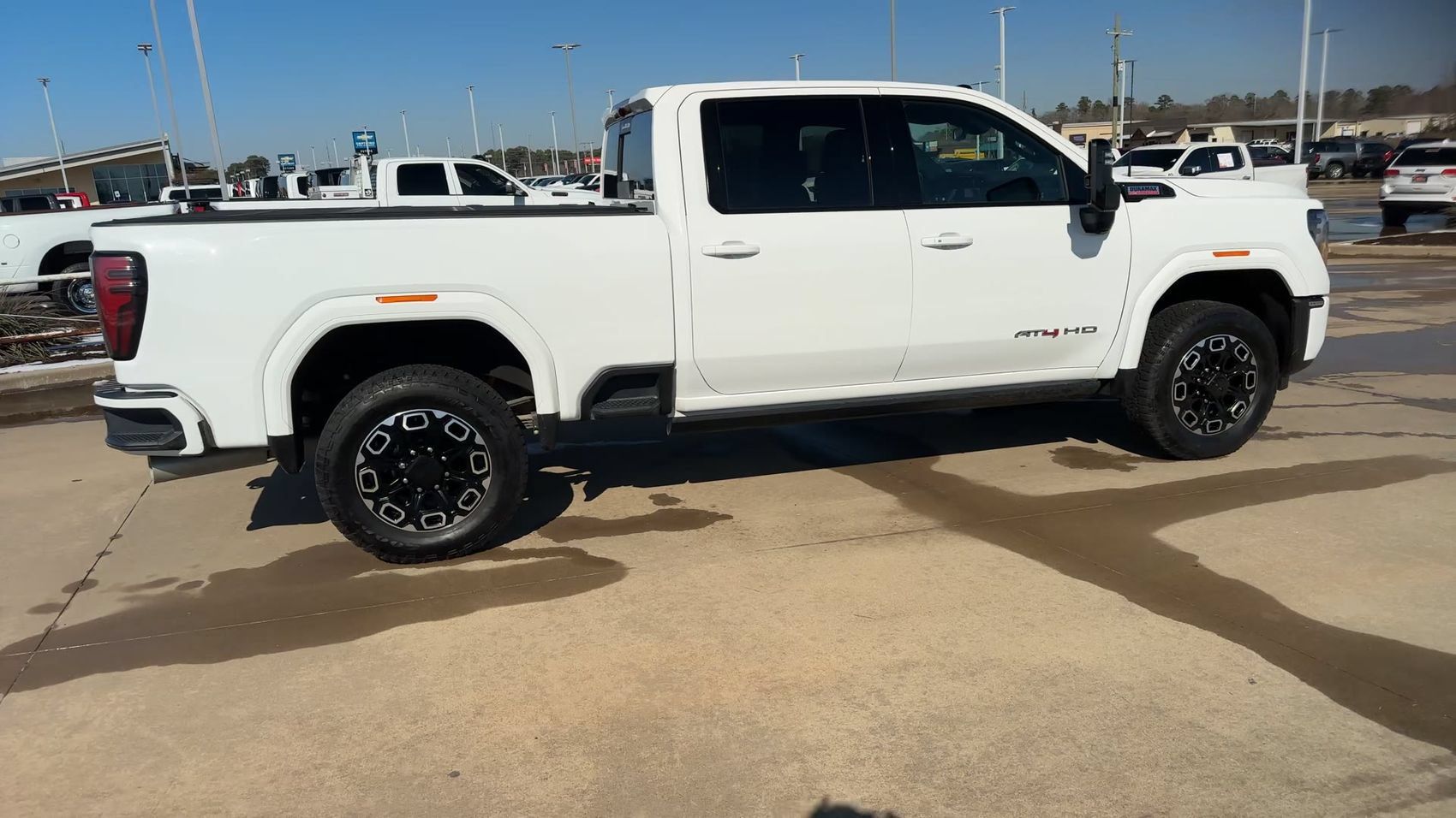 Used 2025 GMC Sierra 3500 AT4 w/ AT4 Preferred Package AWD/4WD image 8