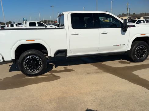 Used 2025 GMC Sierra 3500 AT4 w/ AT4 Preferred Package AWD/4WD image 8
