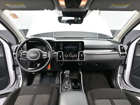 Used 2023 Kia Sorento LX AWD/4WD image 23