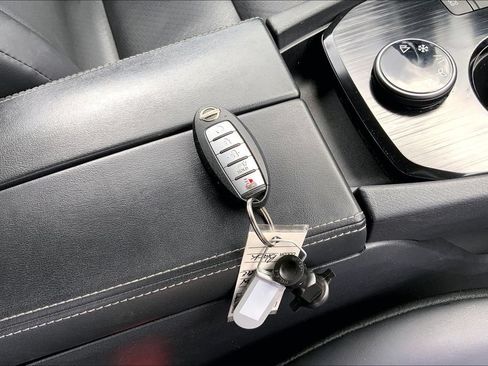 Used 2022 Nissan Rogue SV w/ SV Premium Package AWD/4WD image 11