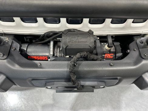 Used 2023 Jeep Gladiator Sport AWD/4WD image 7