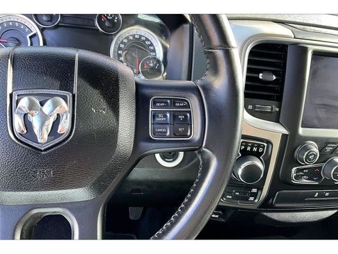 Used 2019 RAM 1500 Classic SLT w/ Luxury Group image 22