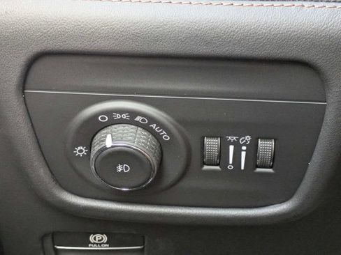 New 2026 Jeep Grand Cherokee L Summit w/ Advanced Protech Group IV AWD/4WD image 27