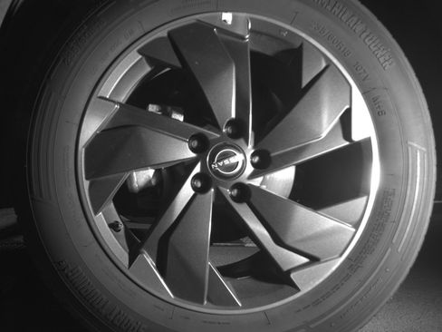 Used 2025 Nissan Rogue SV image 12