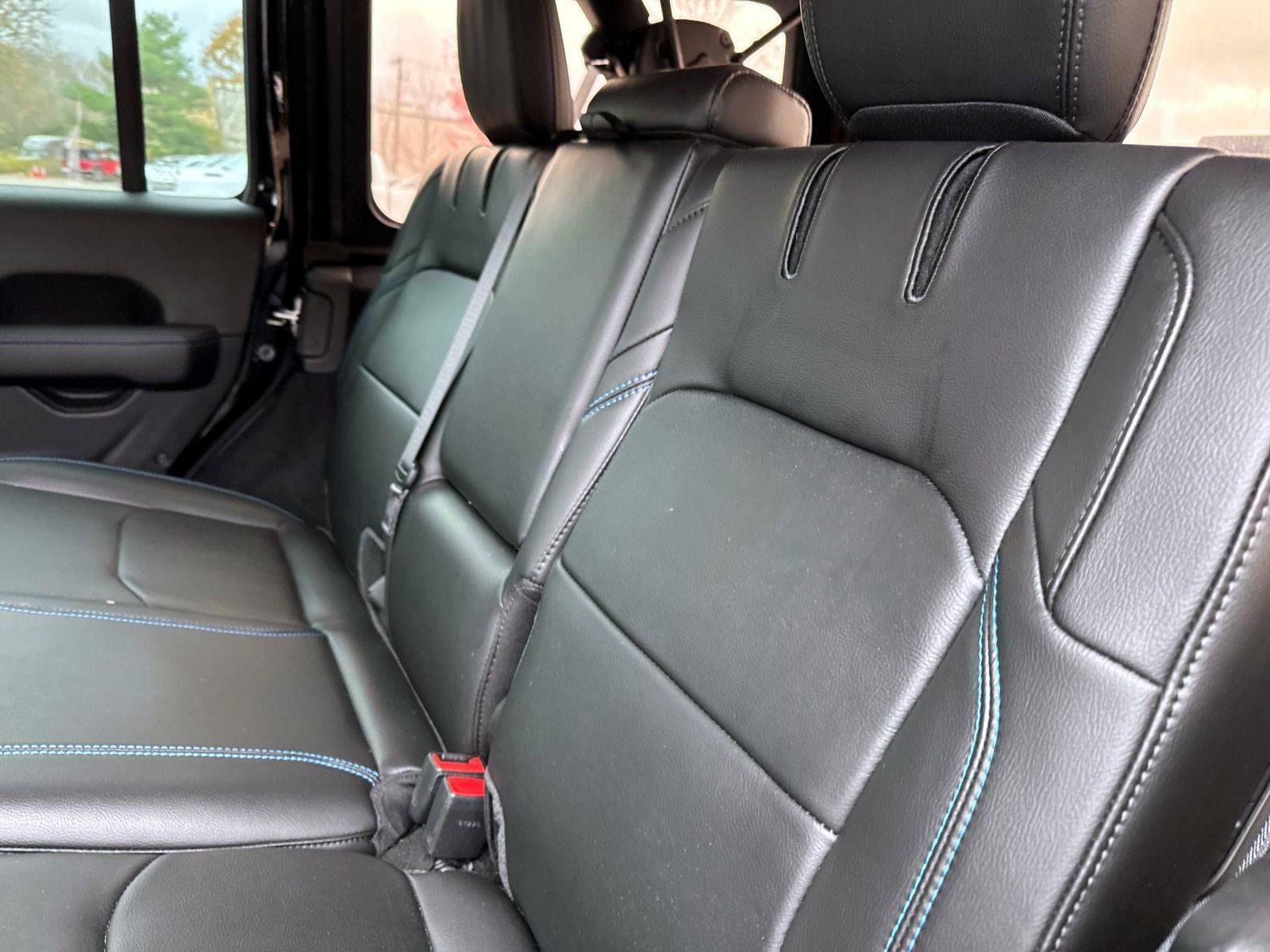 Used 2023 Jeep Wrangler Unlimited Rubicon 4xe AWD/4WD image 8